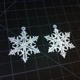 SnowflakeEarring2_Large_display_large_display_large.jpg p Boucle d'oreille #6 Flocon de neige