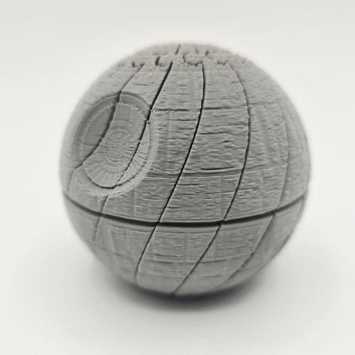 20260403_110847.jpg Deathstar Twist Fidget