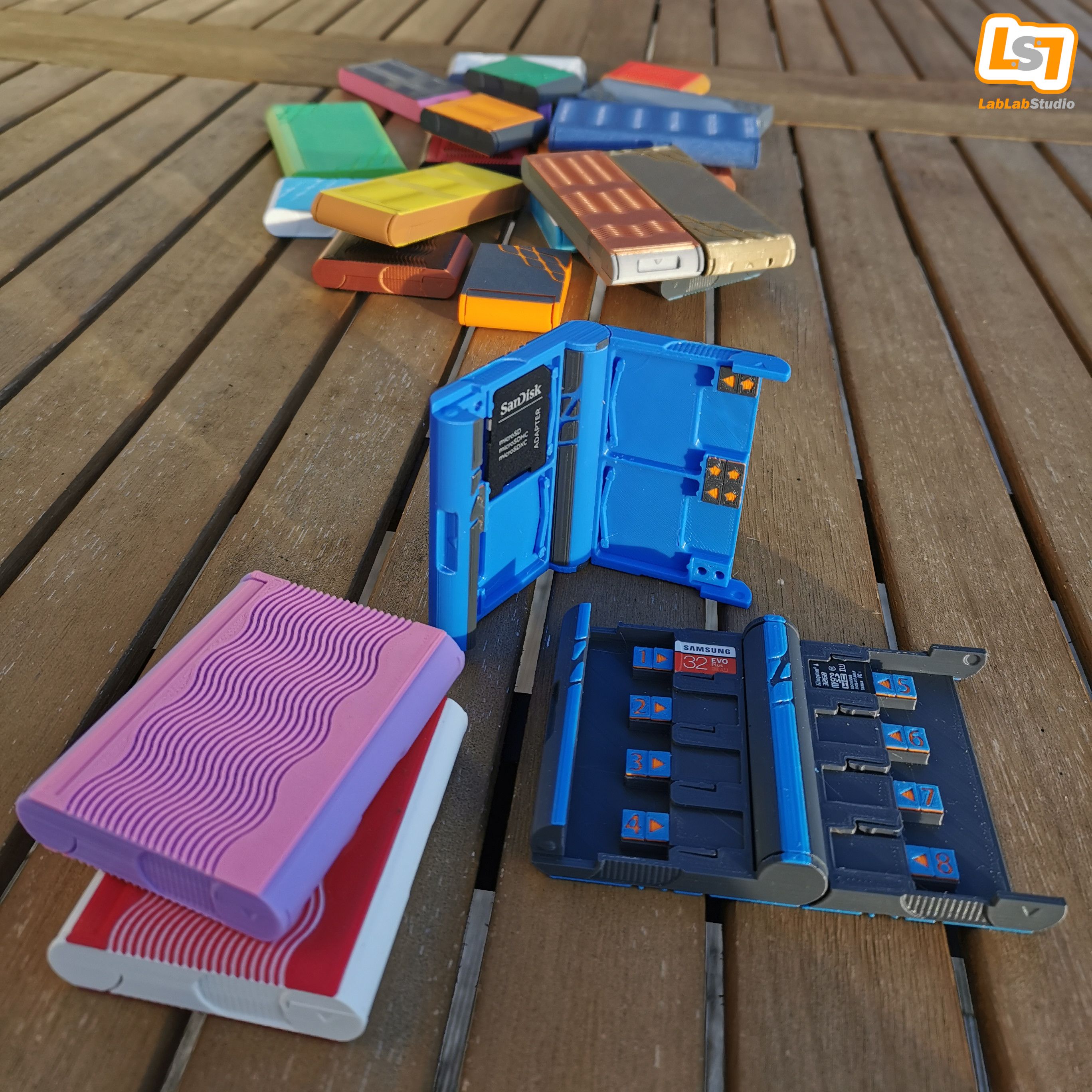 image9.jpg Télécharger le fichier Boîtes simples pour 2 à 6 cartes SD ou 4 à 12 cartes microSD • Objet imprimable en 3D, LabLabStudio