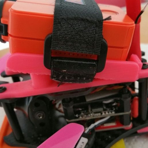 20161106_141641_1478441859608_resized.jpg Крепление Runcam 2 для детского трикоптера