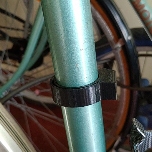 Your vintage 28mm bicycle water bottle holder