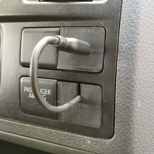 IMG_20190729_132357.jpg Enchufe ciego / enchufe ciego con cargador USB / enchufe ciego con salida de cable para VW Transporter T5 (y probablemente T6)