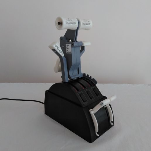 IMG_20190108_121023.jpg Saitek throttle quadrant box with start levers