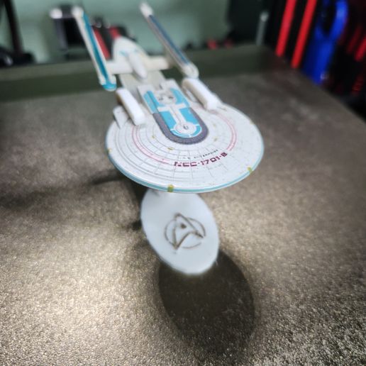 20230904_161008.jpg Eaglemoss Star Trek Stand - Enterprise TOS, TMP A B C