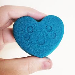 heartfacesample.jpg Файл STL Форма для бомбочек для ванны Гибридное сердце с лицом - КОММЕРЧЕСКАЯ ЛИЦЕНЗИЯ・Модель для загрузки и печати в формате 3D