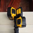 20230521_124719_HDR.jpg Suporte de bateria DeWALT 20v Max 6