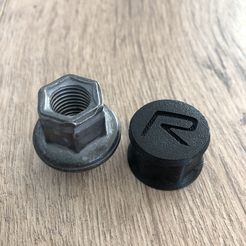 IMG_2235.JPG STL file Volvo Wheelnut Cap with R-design logo・Model to download and 3D print