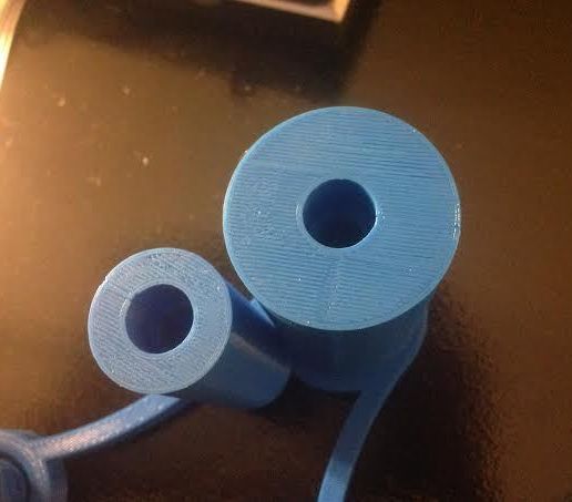 Spool_h_11_display_large.jpg Универсальный держатель катушек - старая версия