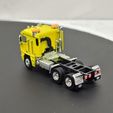 1000006257.jpg FREIGHTLINER ARGOSY FLAT TOP SLEEPER / HO SCALE