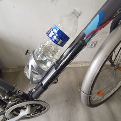 e24c218b-80fd-48f7-bf03-7aeff2891fab.jpg Bike water bottle (1.5L adjustable ) holder + pump holder remix
