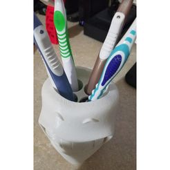 9d9b1e84add614258e43ea5650602749_preview_featured.jpg Download STL file Smiling Toothbrush Holder • 3D print object, Priyank0097