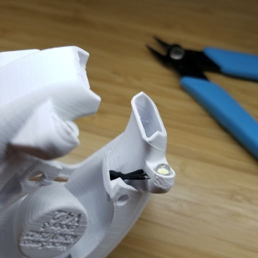 20210303_011643.jpg Ender 3, 3 V2, 3 pro, 3 max, dual 40mm axial fan hot end duct / fang. CR-10, Micro Swiss direct drive and bowden compatible. No support needed for printing