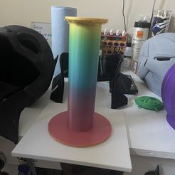 IMG_1042.jpg STL-Datei Helmständer für den Schreibtisch・3D-druckbares Modell zum herunterladen