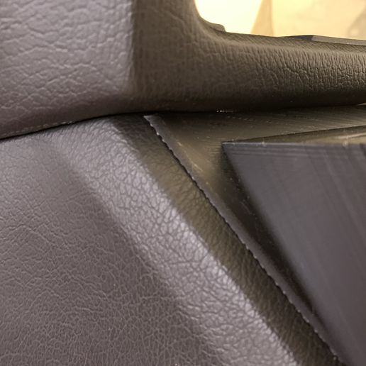 C5EB04CE-8EBA-4037-8940-2534475F3A2B.jpeg BMW E30 central console markers and climate control and flat model for customization