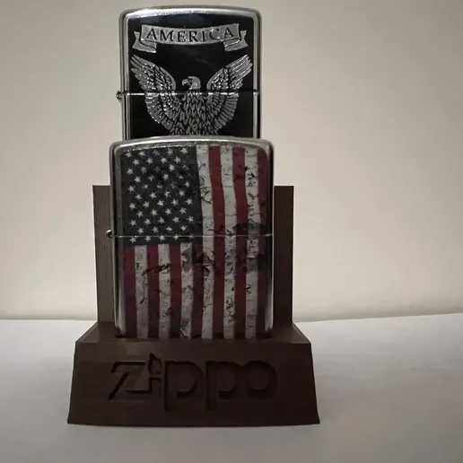 Zippo-stand.webp Zippo-Ständer