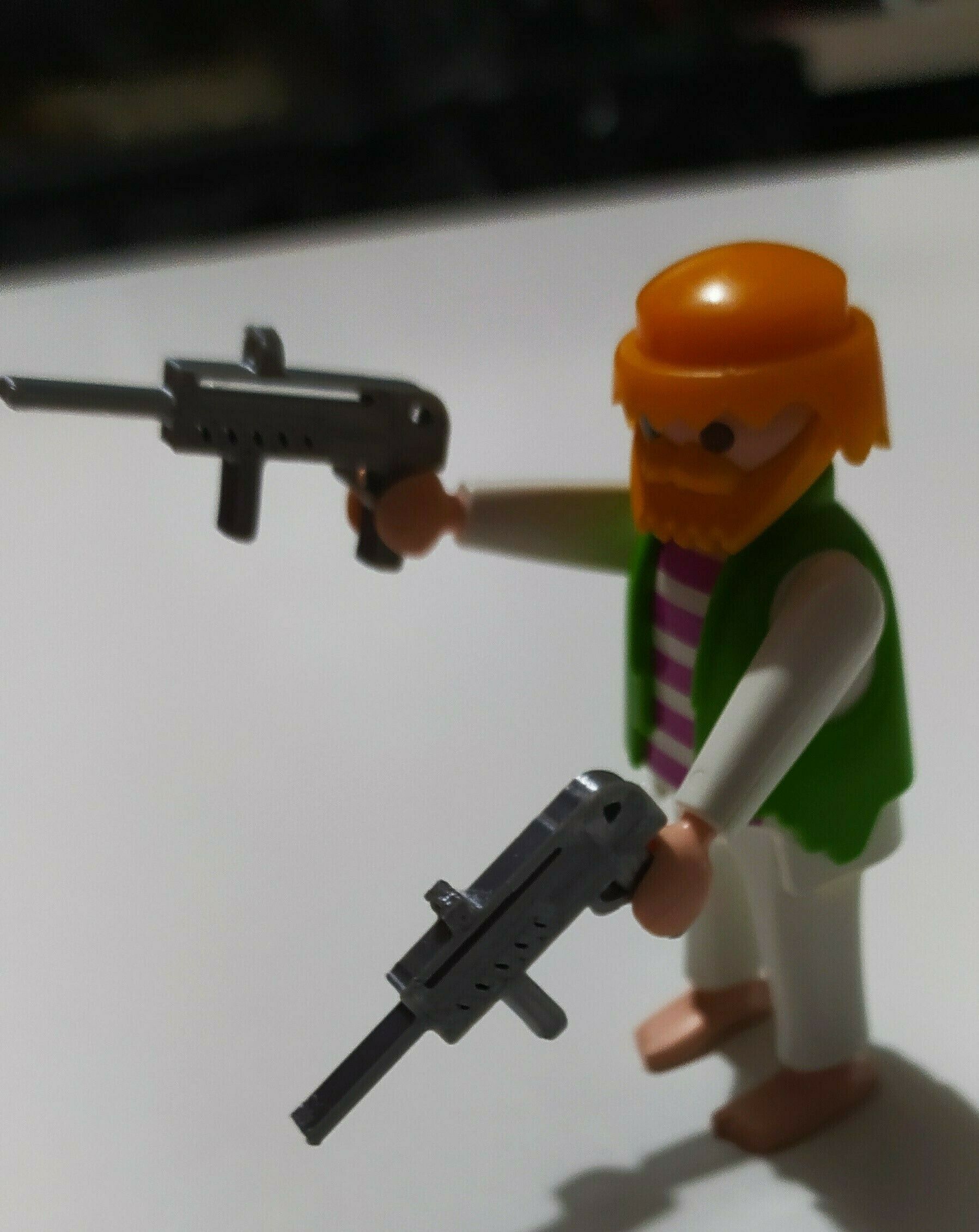 Details about   Playmobil pick x5 guns pistols rifles machine guns revolveres thirds weapons show original title 