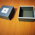 box-with-lid.jpg Decorative box with lid
