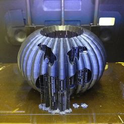 pumpkin_printed_display_large.jpg Archivo STL gratis #halloween #calabaza #MakerEdChallenge・Modelo para descargar y imprimir en 3D