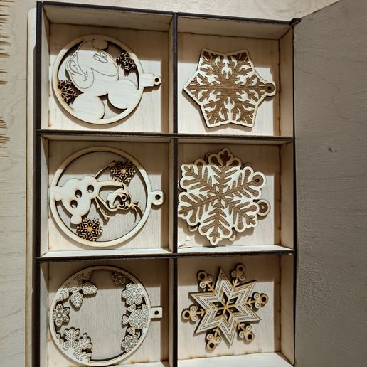 IMG_20241008_222356.jpg 🎄 Christmas Ornaments Box 🎁✨