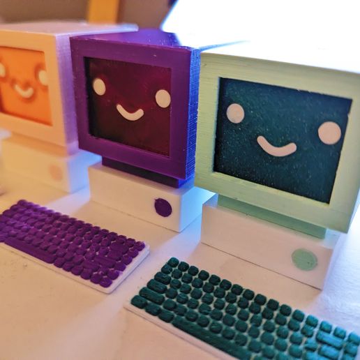 2023-06-14-18.06.11.jpg Lindo Llavero Pequeño Ordenador de Escritorio Juguete MMU Multi Material