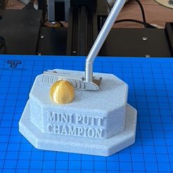 8E5F6207-C6BC-4349-B2AC-71AE0D75EE3F_1_105_c.jpeg STL-Datei Mini-Putt-Champion-Trophäe kostenlos・Design für 3D-Drucker zum herunterladen