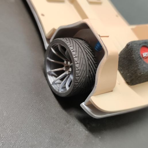 IMG_20211003_124246.jpg 21 inch (1/24) low profile tire