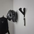 20251002_201356.jpg Настенное крепление для шлема