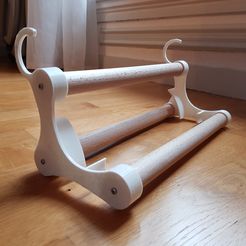 20210104_132929.jpg Fichier STL gratuit Cintre pour pantalons・Modèle à télécharger et à imprimer en 3D
