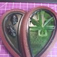 89a8ed08-92f5-42f5-b17e-338909720a4c.jpg Medical Marijuana heart shaped box