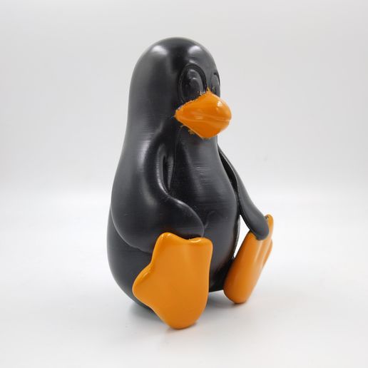 PSX_20221129_232113.jpg Tux the Linux mascot