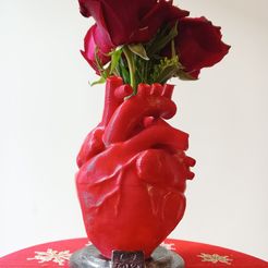 IMG_20230126_161203_252.jpg Heart Vase