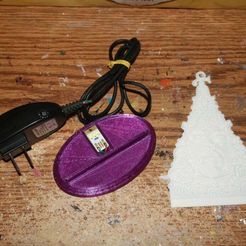 IMG_1944.JPG Free STL file PrinceMas Ornament with Lighted Base・3D printable object to download