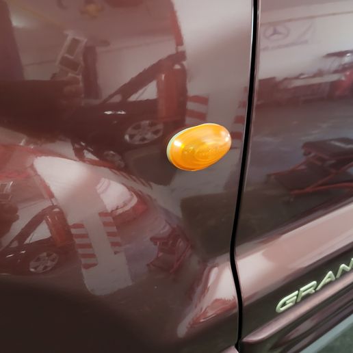 20220117_130944.jpg Jeep Grand Cherokee turn signal protector