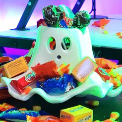 20231011_115751.jpg Halloween Ghost Candy Tray