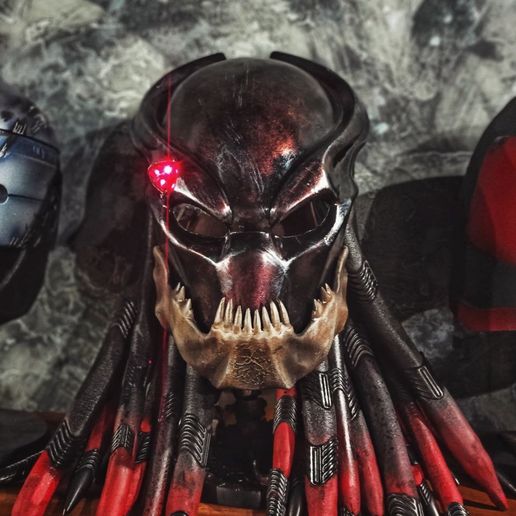 📁 Berserker Predator mask: Custom stand, Jewellry, Technology of