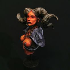 Femme cornue