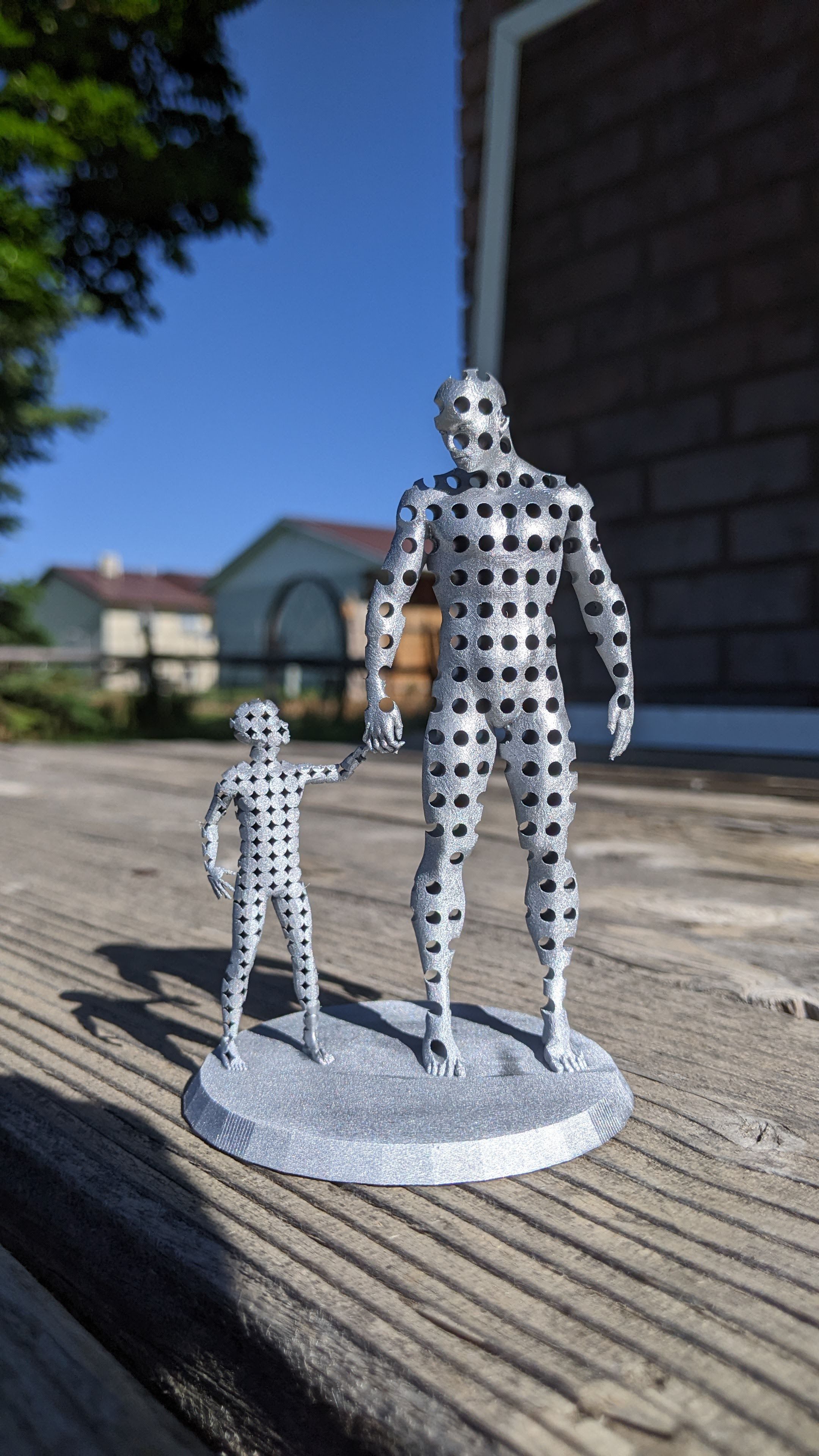 STL file Father & Son Sculpture・3D print object to download・Cults
