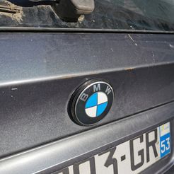 IMG_20230530_194130.jpg STL file BMW e46 tailgate logo holder・3D printable design to download