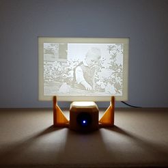 20190915_194225.jpg Free STL file LED-Stand for your own lithophane photo・3D print design to download