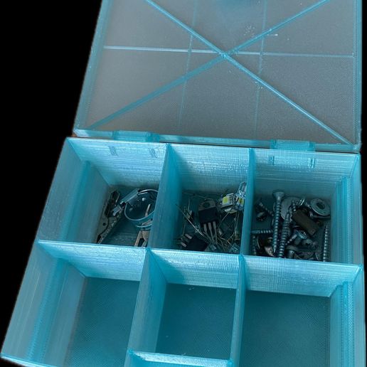 WhatsApp-Image-2024-08-26-at-13.23.02.jpeg Boîte à outils compacte pour petites pièces