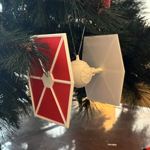 IMG_0120.jpeg TIE Star Wars noel