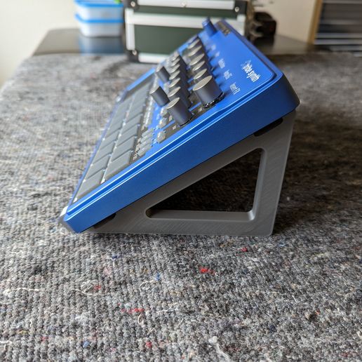 PXL_20230226_131922263.jpg Instrument stand for Korg electribe.