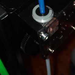 titan_bowden_clip.jpg Free STL file Titan Extruder Bowden Lock Clip・3D printer model to download