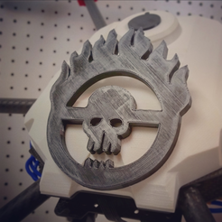 1.png Fichier STL gratuit Mad Max - Immortal Joe Skull Logo・Objet à télécharger et à imprimer en 3D
