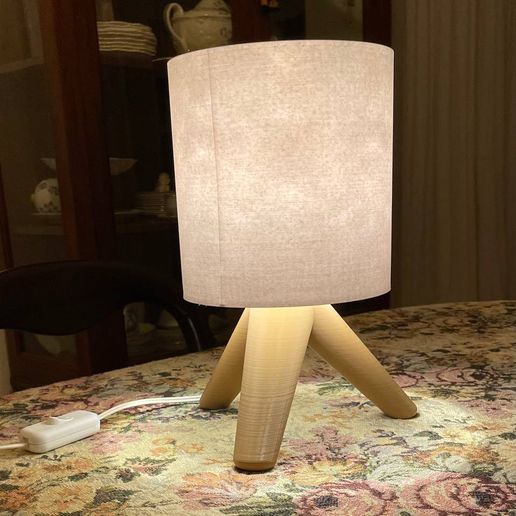 photo_2023-05-19_00-14-41.jpg Candeeiro para móveis