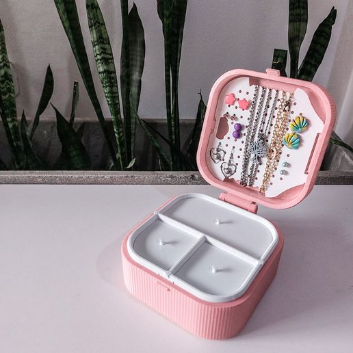 Combos-Gamer-191.jpg Jewelry Box - Queen of the Family