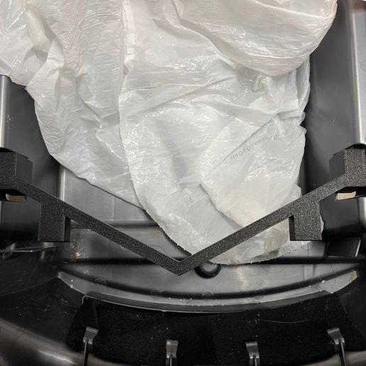 lr3-bag2.jpg Опорная рама для мусорных мешков Litter Robot 3