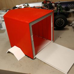 20180628_062713.jpg 3D file 1/10 scale enclosed 6 foot trailer with drop down door・Model to download and 3D print
