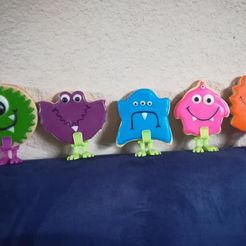 monsters.jpg cookie legs