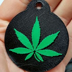 20171225_182916.jpg Marijuana Leaf Keychain
